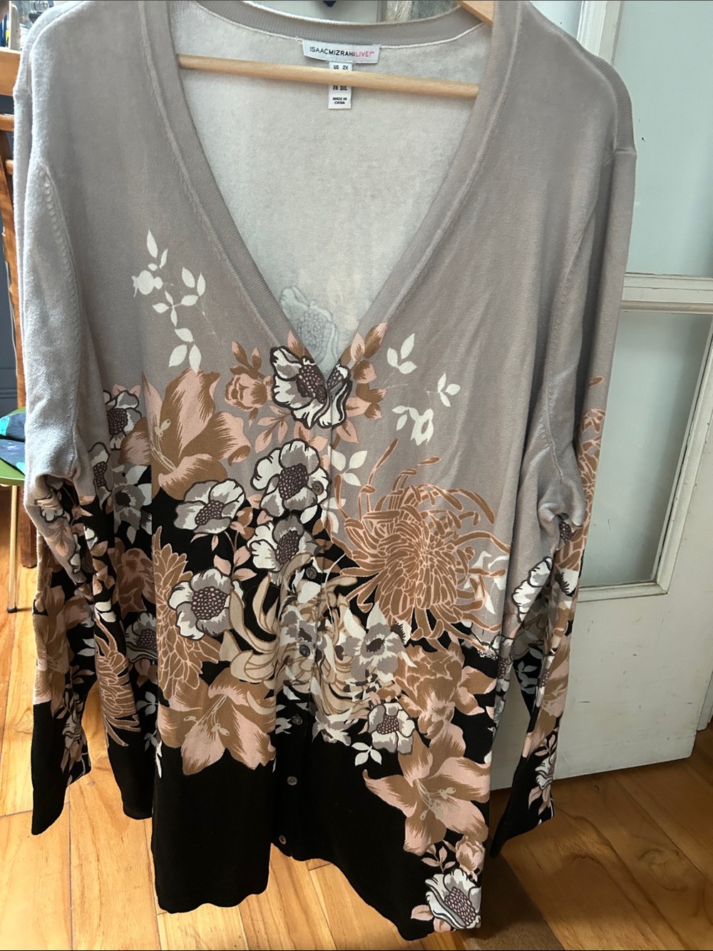 Isaac Mizrahi Gray Taupe Floral Button-Front Top